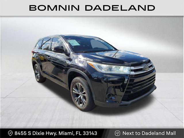 Photo of 2018 Black Toyota Highlander
