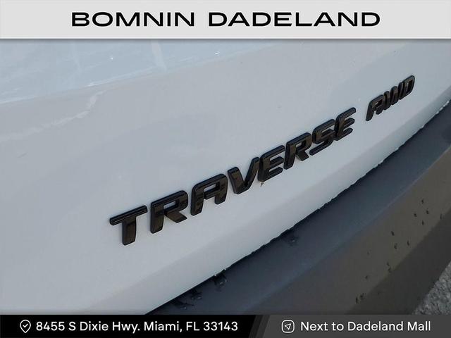 Photo of 2023 Summit White Chevrolet Traverse