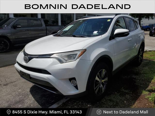 Photo of 2017 Super White Toyota RAV4