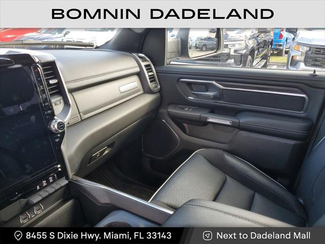 Photo of 2025 Diamond Black Crystal Pearlcoat RAM 1500