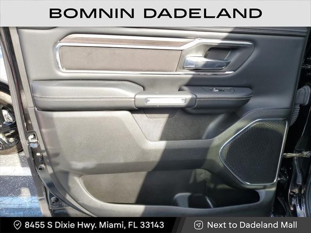 Photo of 2025 Diamond Black Crystal Pearlcoat RAM 1500