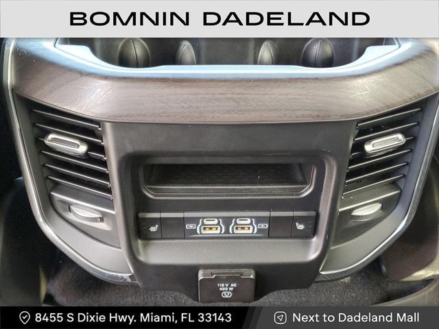 Photo of 2025 Diamond Black Crystal Pearlcoat RAM 1500