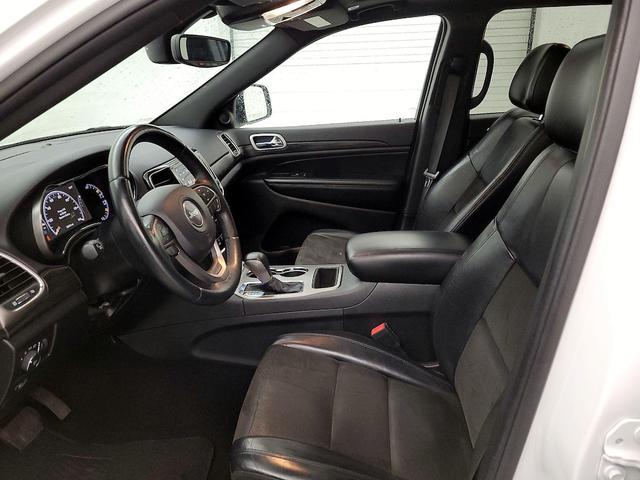 Photo of 2019 White Jeep Grand Cherokee