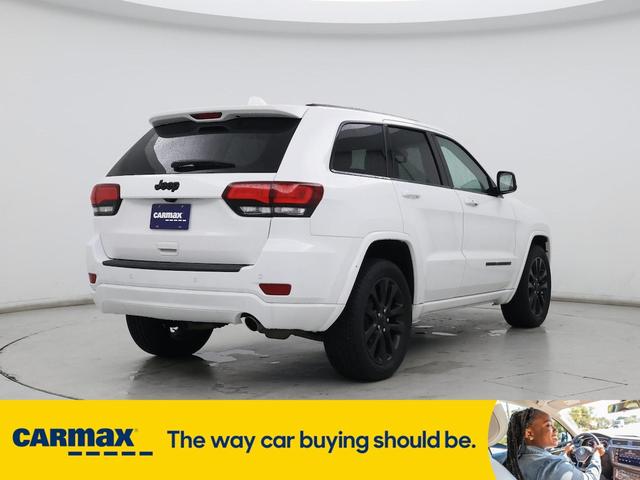 Photo of 2019 White Jeep Grand Cherokee
