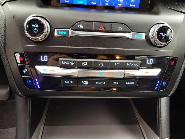 Photo of 2020 Green Ford Explorer