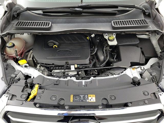 Photo of 2017 White Ford Escape