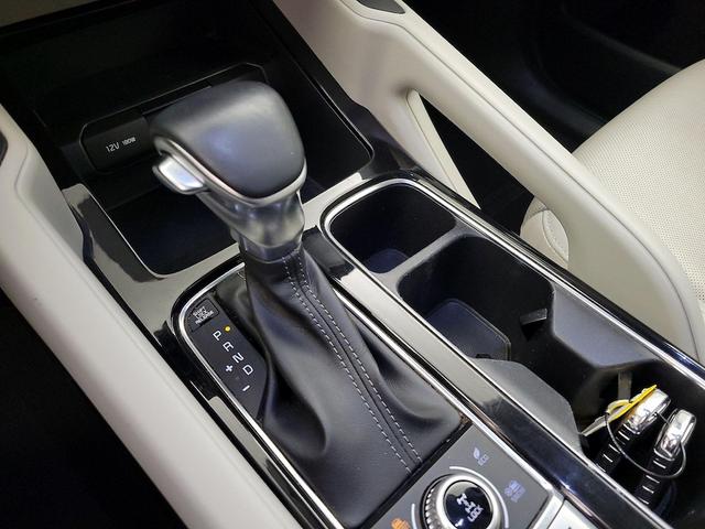 Photo of 2020 Black Kia Telluride