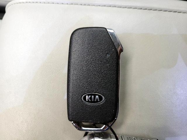 Photo of 2020 Black Kia Telluride