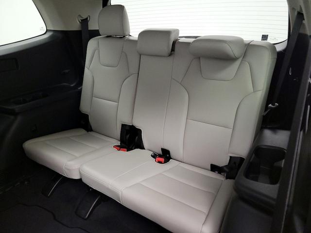 Photo of 2020 Black Kia Telluride