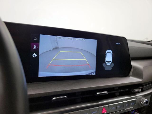 Photo of 2023 White Kia Telluride
