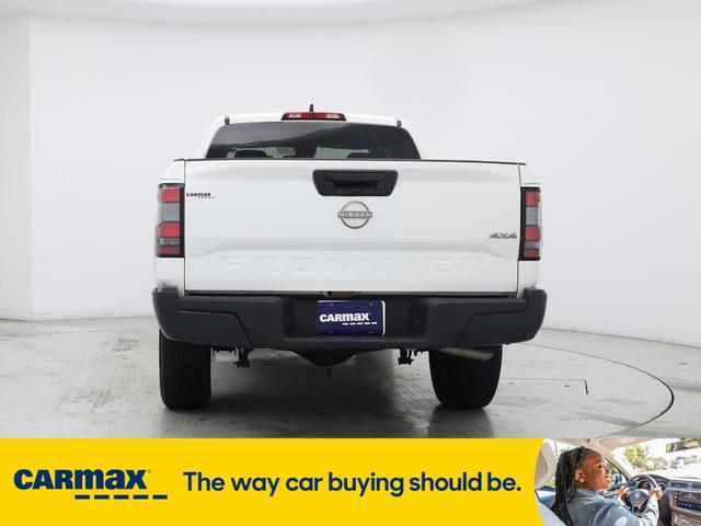 Photo of 2023 White Nissan Frontier
