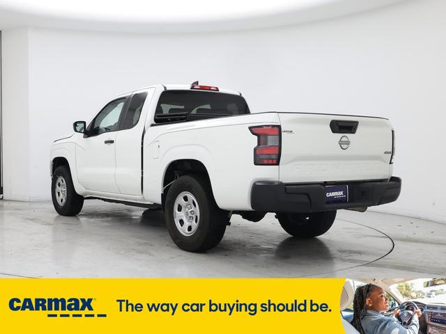 Photo of 2023 White Nissan Frontier