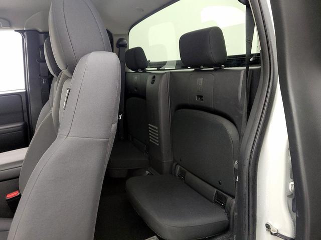 Photo of 2023 White Nissan Frontier