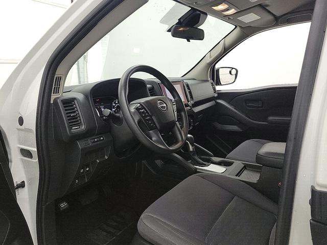 Photo of 2023 White Nissan Frontier