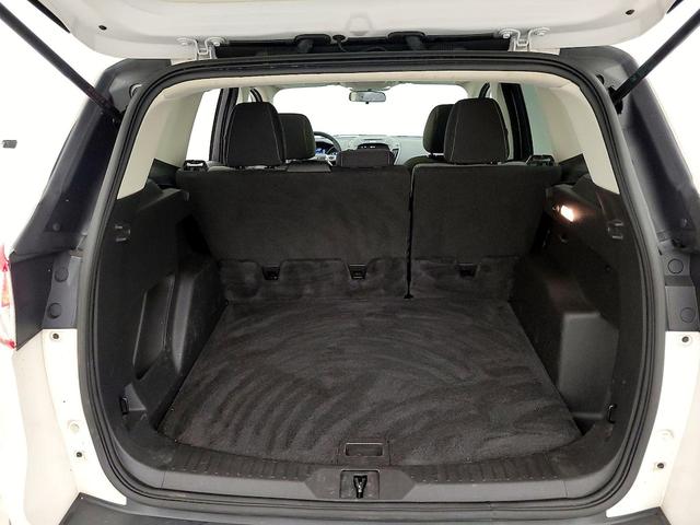 Photo of 2016 White Ford Escape