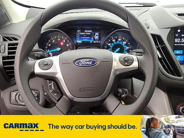 Photo of 2016 White Ford Escape