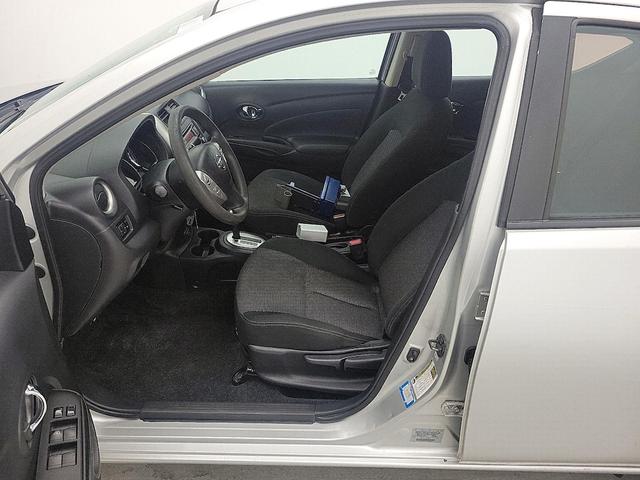 Photo of 2018 Silver Nissan Versa