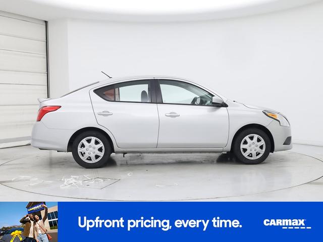 Photo of 2018 Silver Nissan Versa