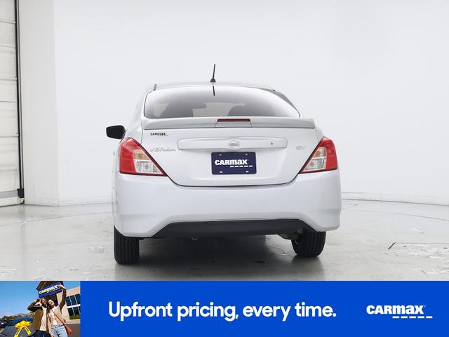 Photo of 2018 Silver Nissan Versa