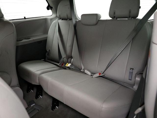 Photo of 2018 Gray Toyota Sienna