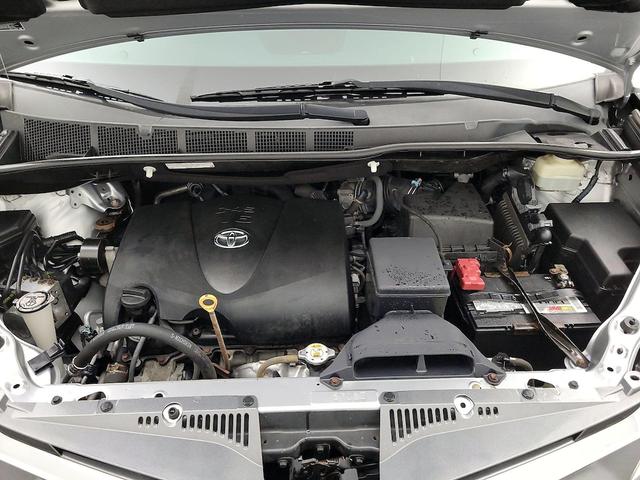Photo of 2018 Gray Toyota Sienna