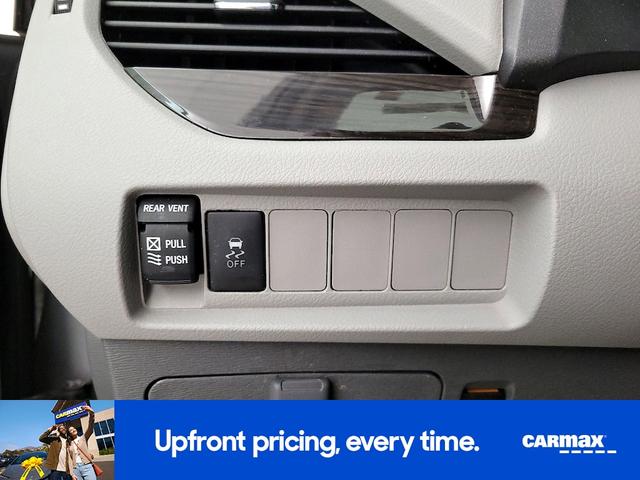 Photo of 2018 Gray Toyota Sienna