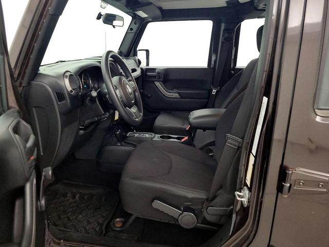 Photo of 2013 Brown Jeep Wrangler