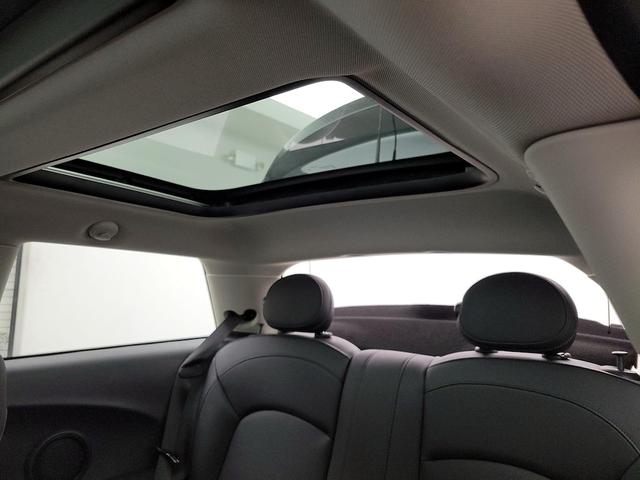 Photo of 2023 Black MINI Hardtop