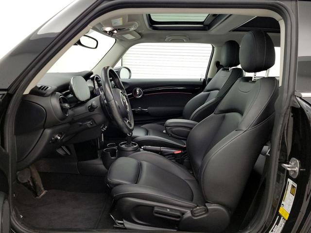 Photo of 2023 Black MINI Hardtop