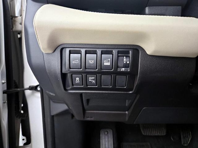 Photo of 2022 White Subaru Ascent
