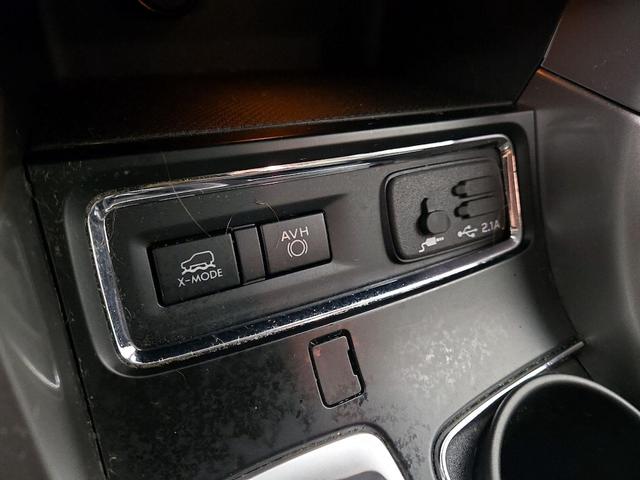 Photo of 2022 White Subaru Ascent