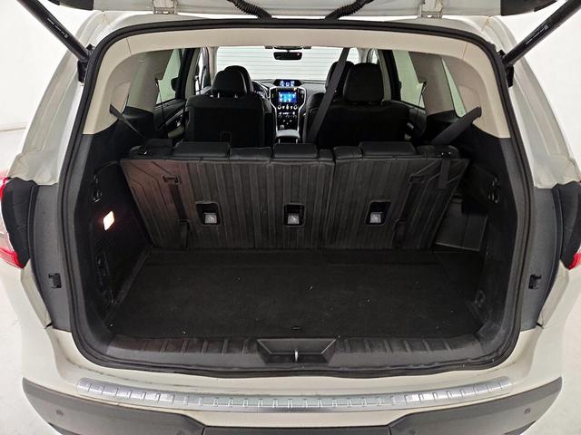 Photo of 2022 White Subaru Ascent