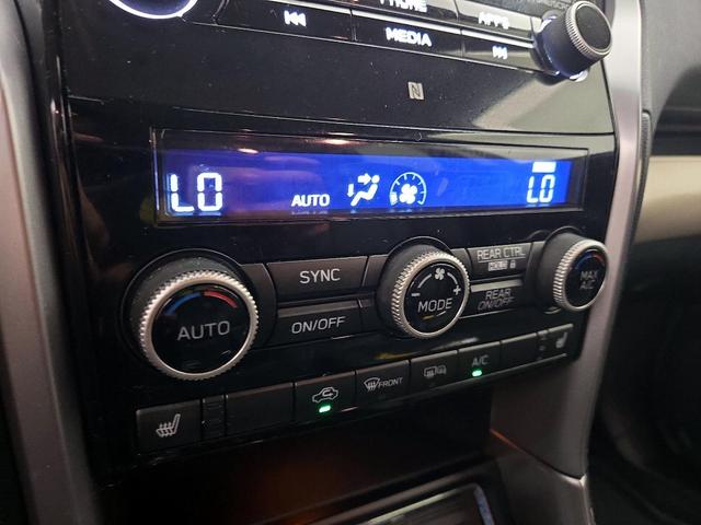 Photo of 2022 White Subaru Ascent
