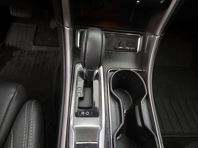 Photo of 2022 White Subaru Ascent