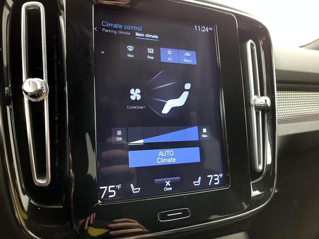 Photo of 2020 White Volvo XC40
