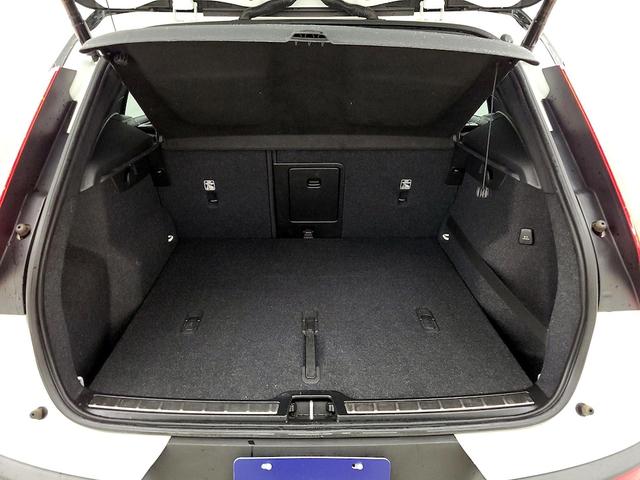 Photo of 2020 White Volvo XC40