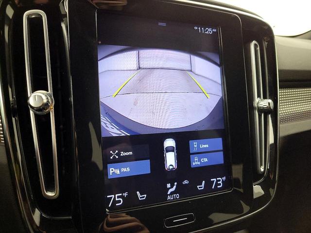 Photo of 2020 White Volvo XC40