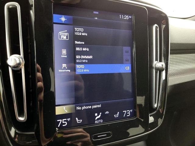 Photo of 2020 White Volvo XC40