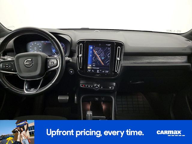 Photo of 2020 White Volvo XC40