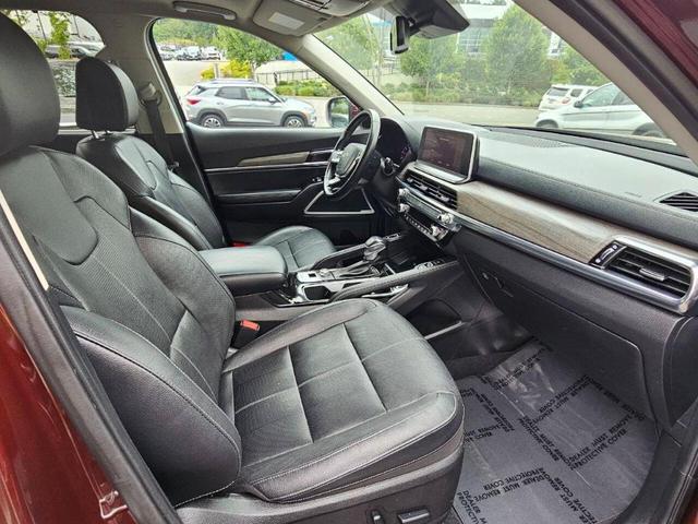 Photo of 2022 Maroon Kia Telluride