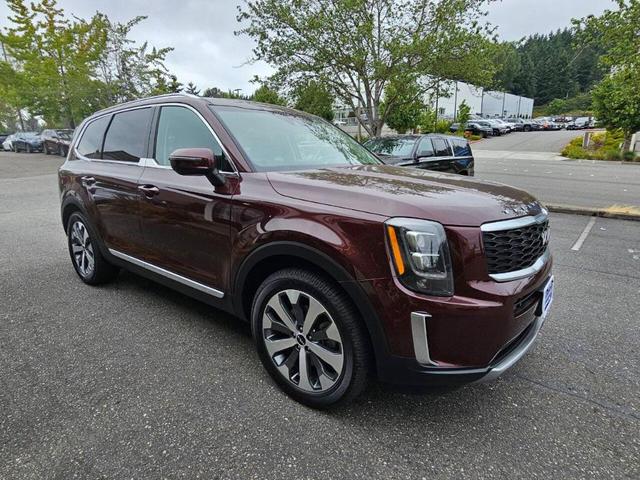 Photo of 2022 Maroon Kia Telluride