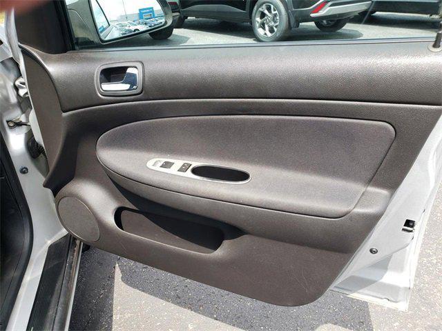 Photo of 2010 Silver Ice Metallic Chevrolet Cobalt
