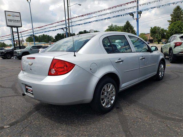 Photo of 2010 Silver Ice Metallic Chevrolet Cobalt