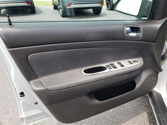 Photo of 2010 Silver Ice Metallic Chevrolet Cobalt