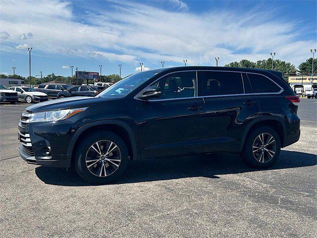 Photo of 2018 Midnight Black Metallic Toyota Highlander