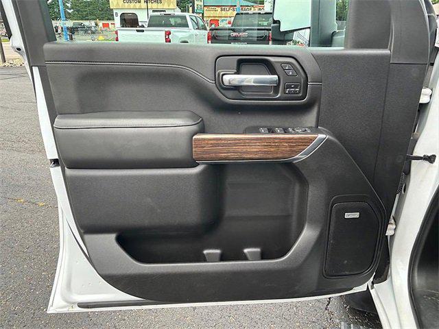 Photo of 2022 Pearl Chevrolet Silverado 2500