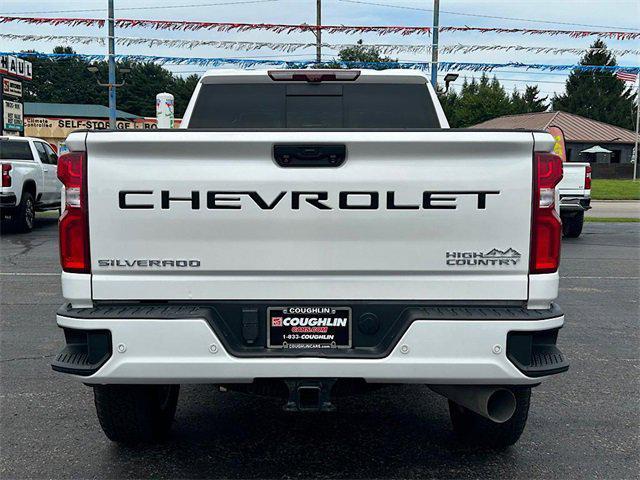 Photo of 2022 Pearl Chevrolet Silverado 2500
