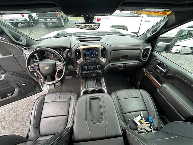 Photo of 2022 Pearl Chevrolet Silverado 2500