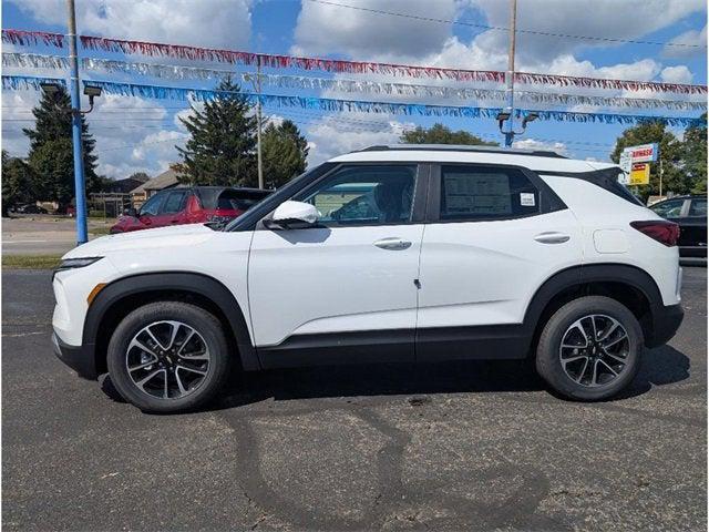 Photo of 2026 Summit White Chevrolet Trailblazer