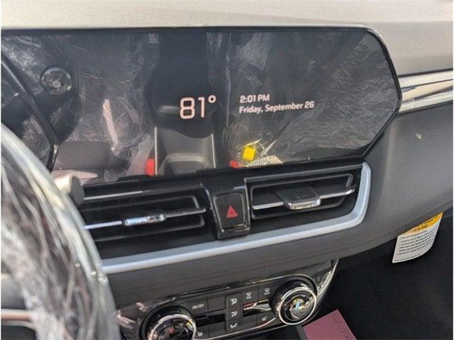 Photo of 2026 Summit White Chevrolet Trailblazer
